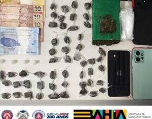 DUPLA É PRESA ACUSADA DE TRÁFICO DE DROGAS NA PONTA DE AREIA